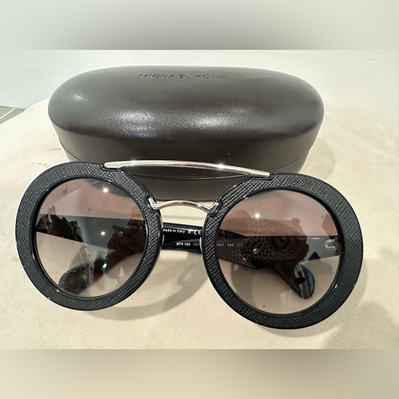 Prada Oversized Black Round Sunglasses with large logo on sides - Picture 3 of 8